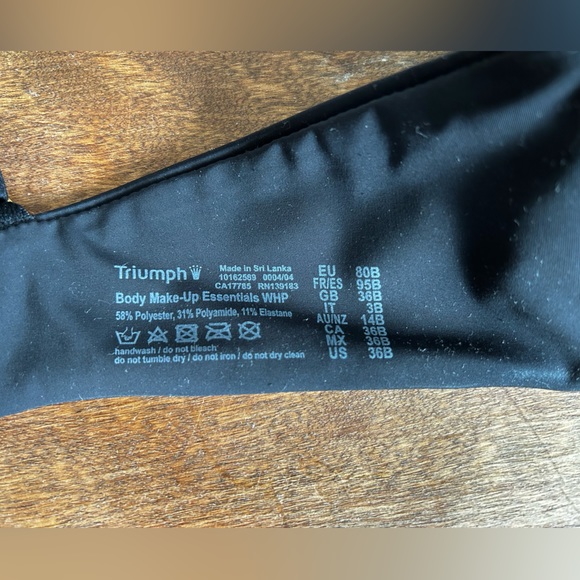 Triumph 36b tshirt bra 2for1 item- Body makeup essentials - Picture 4 of 4